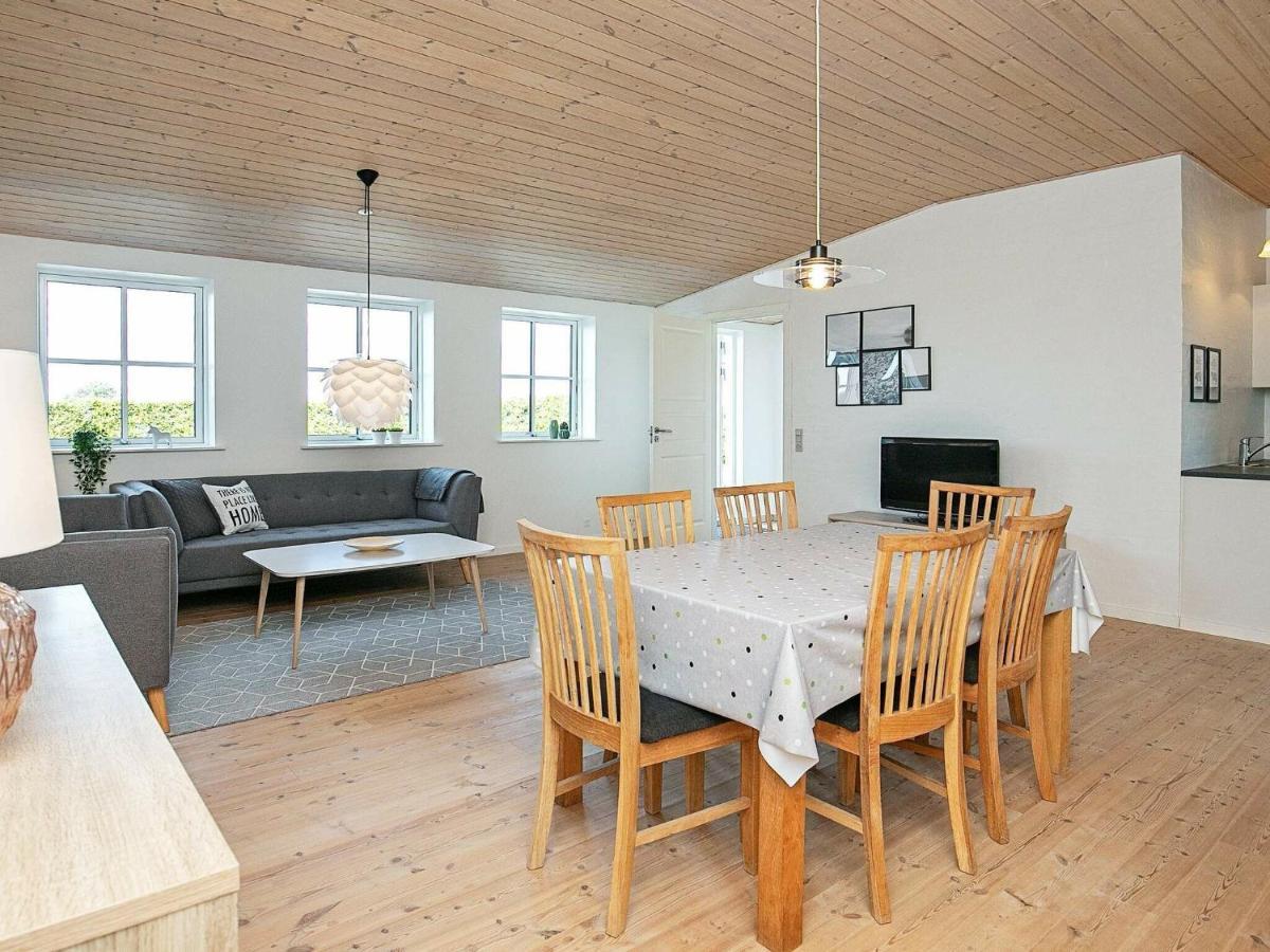 6 Person Holiday Home In Fåborg Zimmer foto